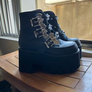 Bat buckle ankle boot Demonia